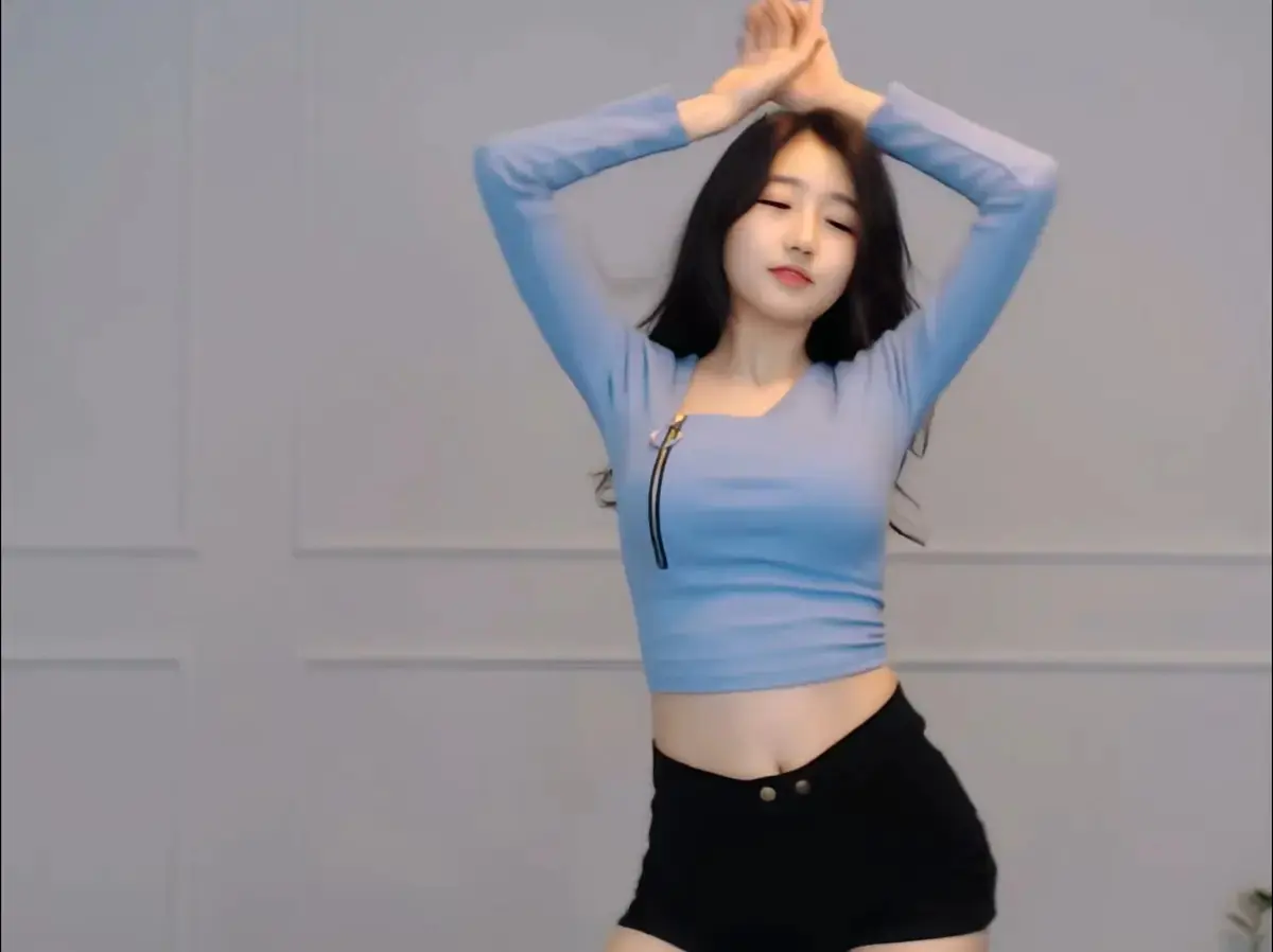 《onlyfans每日大赛》徐雅终极剪辑完整版-在线抢先看《onlyfans每日大赛》抖音爆款加长版-徐雅高能瞬间无删减免费观看-1080P高清资源抢先看