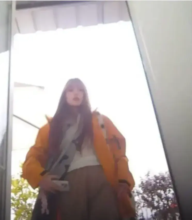 《抖音木木橙色冲锋衣厕所》木木同学厕所拍未删减全集在线观看-《抖音木木橙色冲锋衣厕所》HD高清1080P画质播放-碧海蓝天椰林沙滩海岛视觉盛宴免费观看
