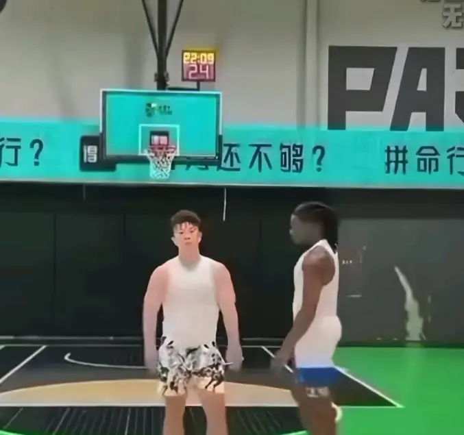 《牛教练的裤子》全网同步更新-黑哥不按套路出牌全程盯着牛教练裤子-牛教练的裤子1080P超清完整版-单挑对决爆笑不断