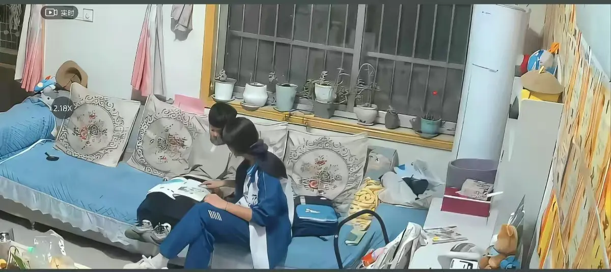 《来自姐姐的爱》无删减完整版在线播放-姐姐管教弟弟真实瞬间暖心日常-高清正片免费观看全集-来自姐姐的爱