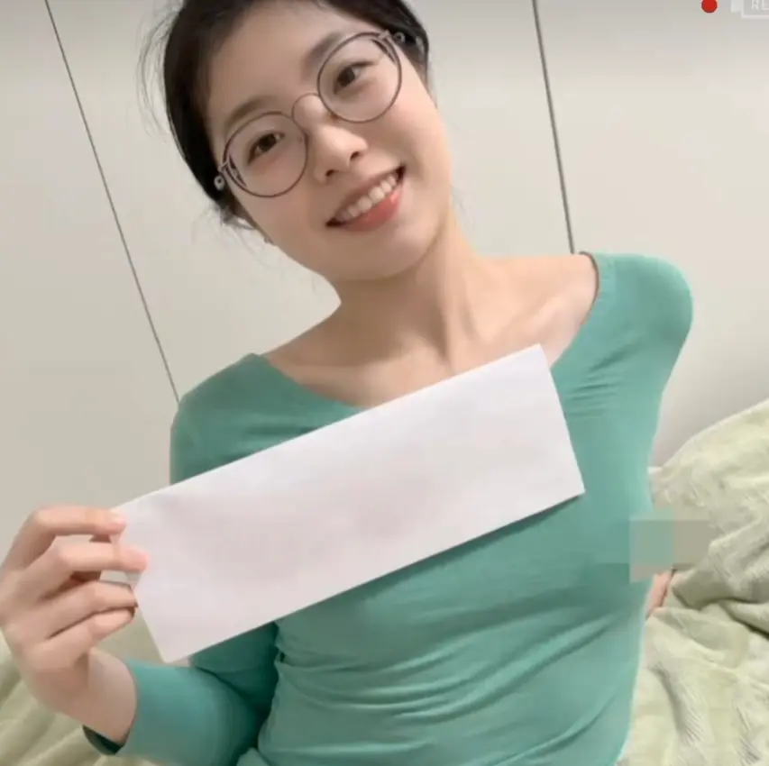 《秦嘉妮/秦嘉倪》1080P无损成片无删节-青筋女王作品全系列持续更新-邯郸眼镜妹生活合集零广告观看-秦嘉倪反差素人天花板告别滤镜焦虑-免费在线看全收录